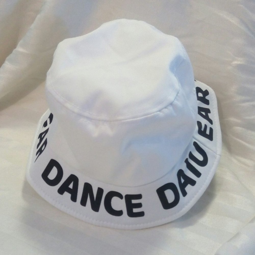 White Bucket Hat (one size)